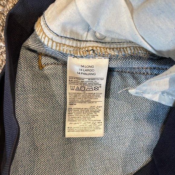 Old Navy Medium Wash Maternity Jean - Picture 5 of 5